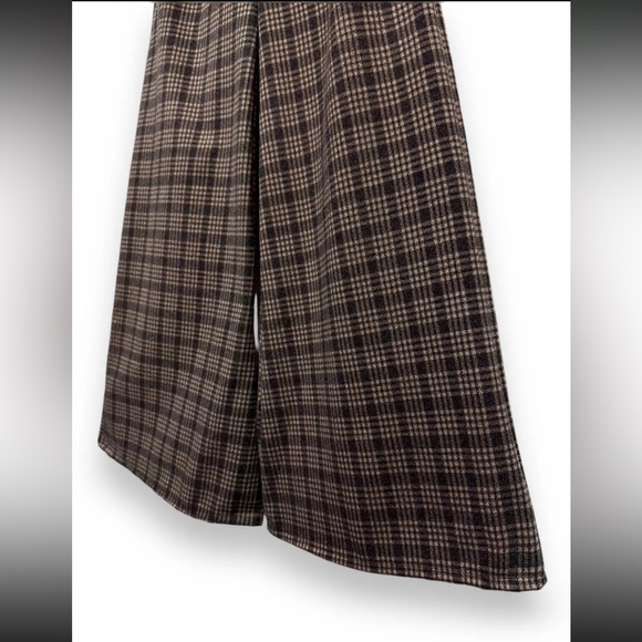 MADE IN ITALY PLAID WIDE LEG PANTS
Fabulous wide leg pants - Picture 3 of 3